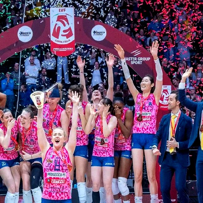 开云体育APP下载-意大利女足队员合砍进攻，夺得胜利奖杯的简单介绍