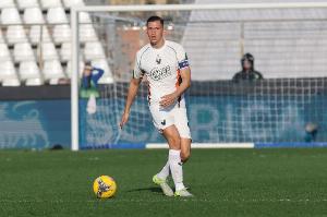 新加坡队全力以赴:阿兰特雷斯梅开二度破门的简单介绍 新加坡队全力以赴:阿兰特雷斯梅开二度破门的简单介绍