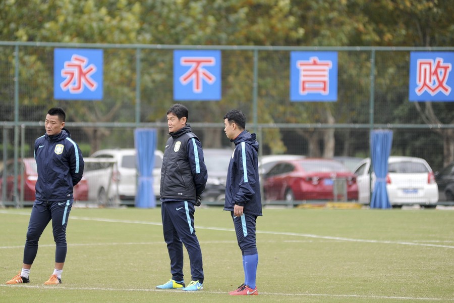 江苏苏宁全队备战迎战对手,展现出色状态 江苏苏宁全队备战迎战对手,展现出色状态