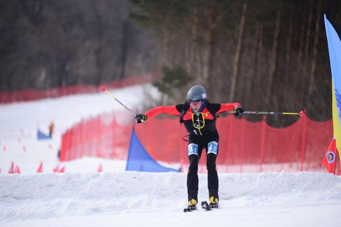 开云体育入口-挪威选手在滑雪比赛中登顶领奖台