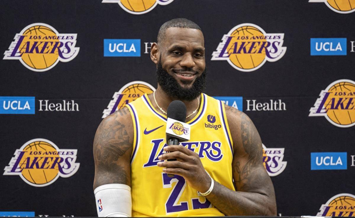 火箭主教练史蒂文斯：团队要一起努力争取成功的简单介绍