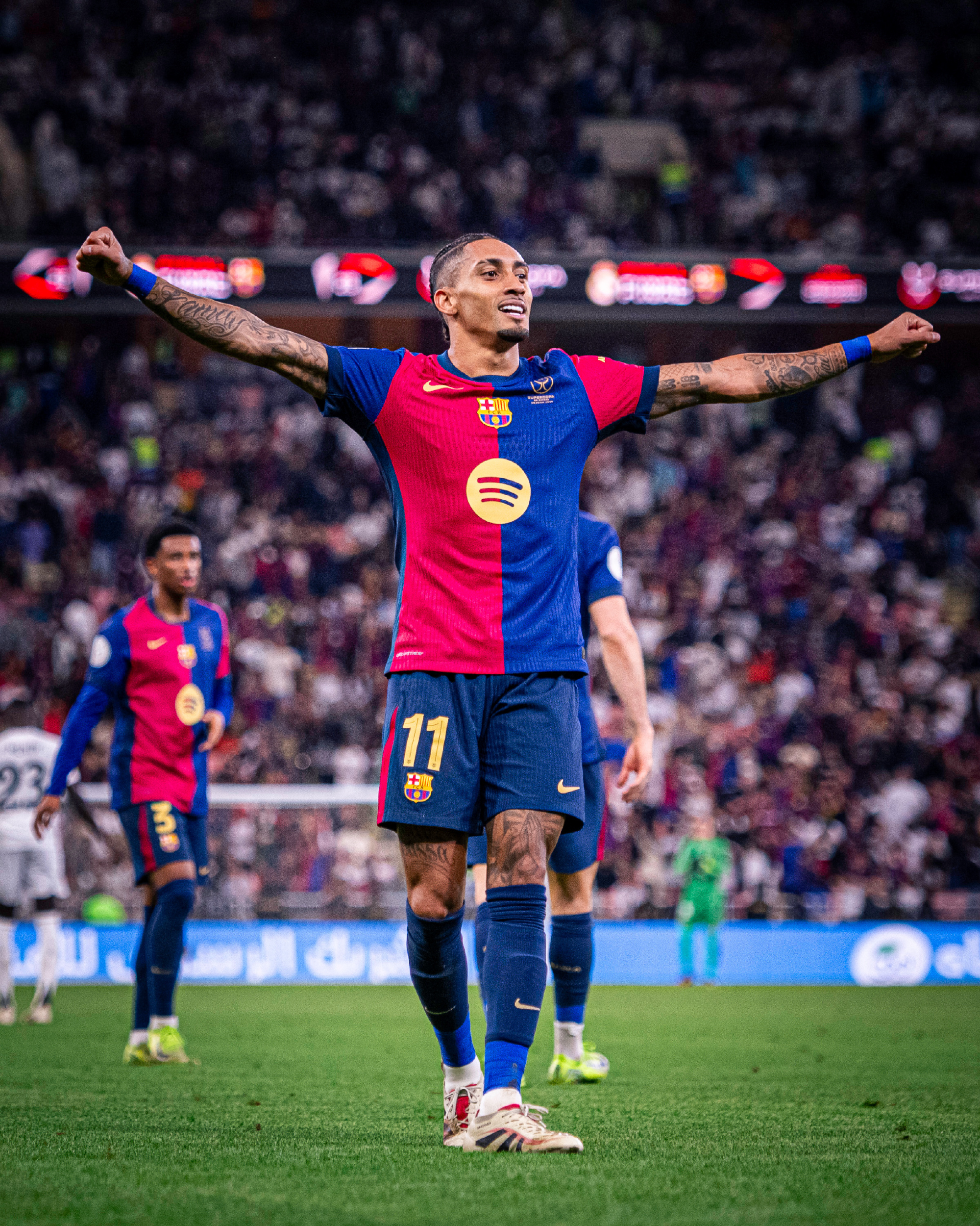 开云体育入口-巴萨球员临危受命，拔刀相助