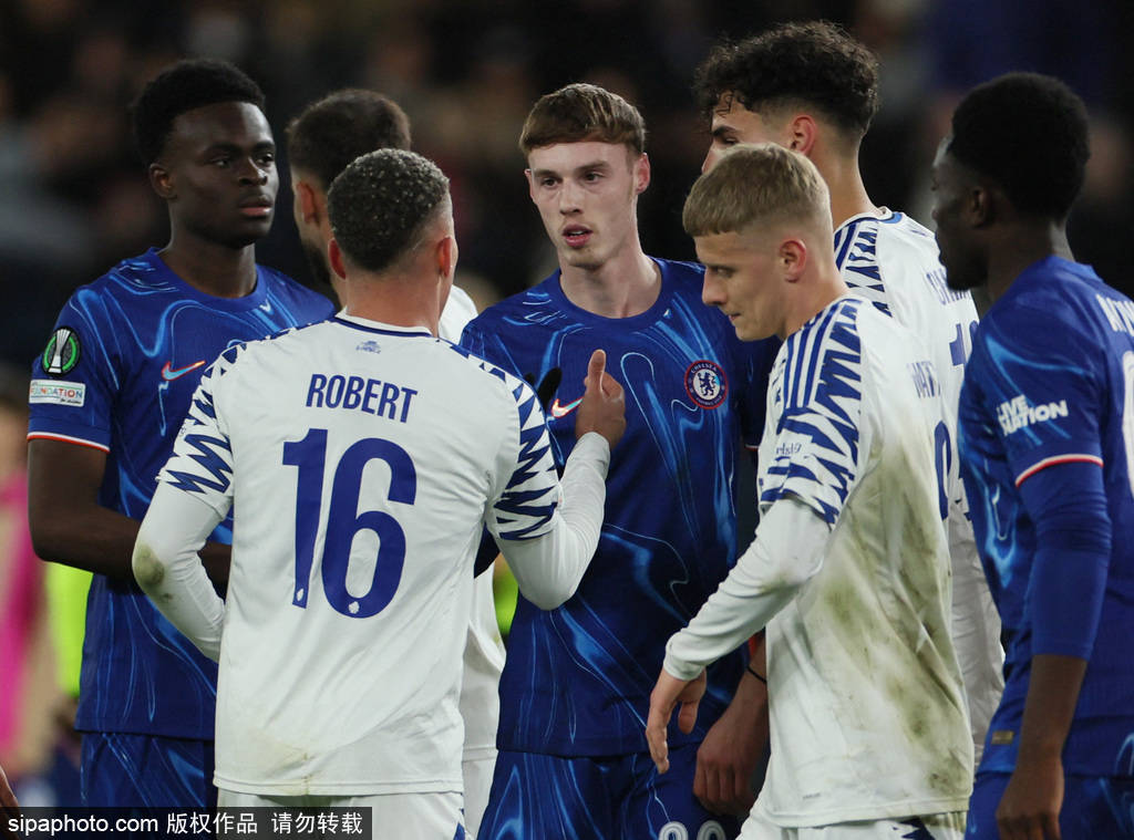 开云平台-包含瓦伦西亚城主场大胜，球迷欢呼雀跃的词条