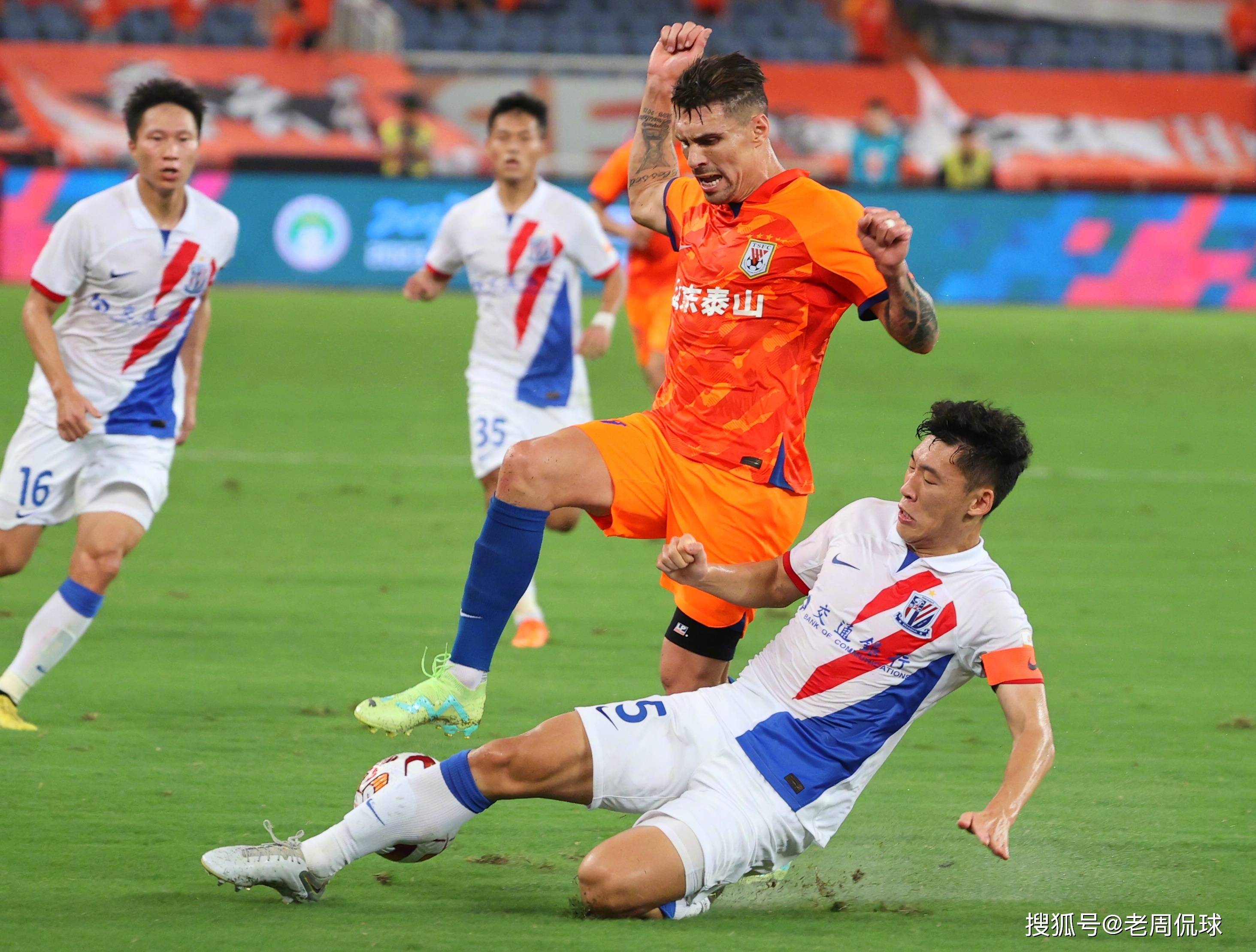 包含巴拉圭中场因感冒暂时缺阵，球队调整阵容的词条