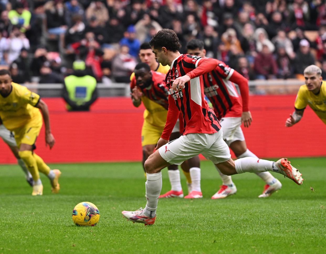 国际米兰客场战胜帕尔马,保持优势 国际米兰客场战胜帕尔马,保持优势