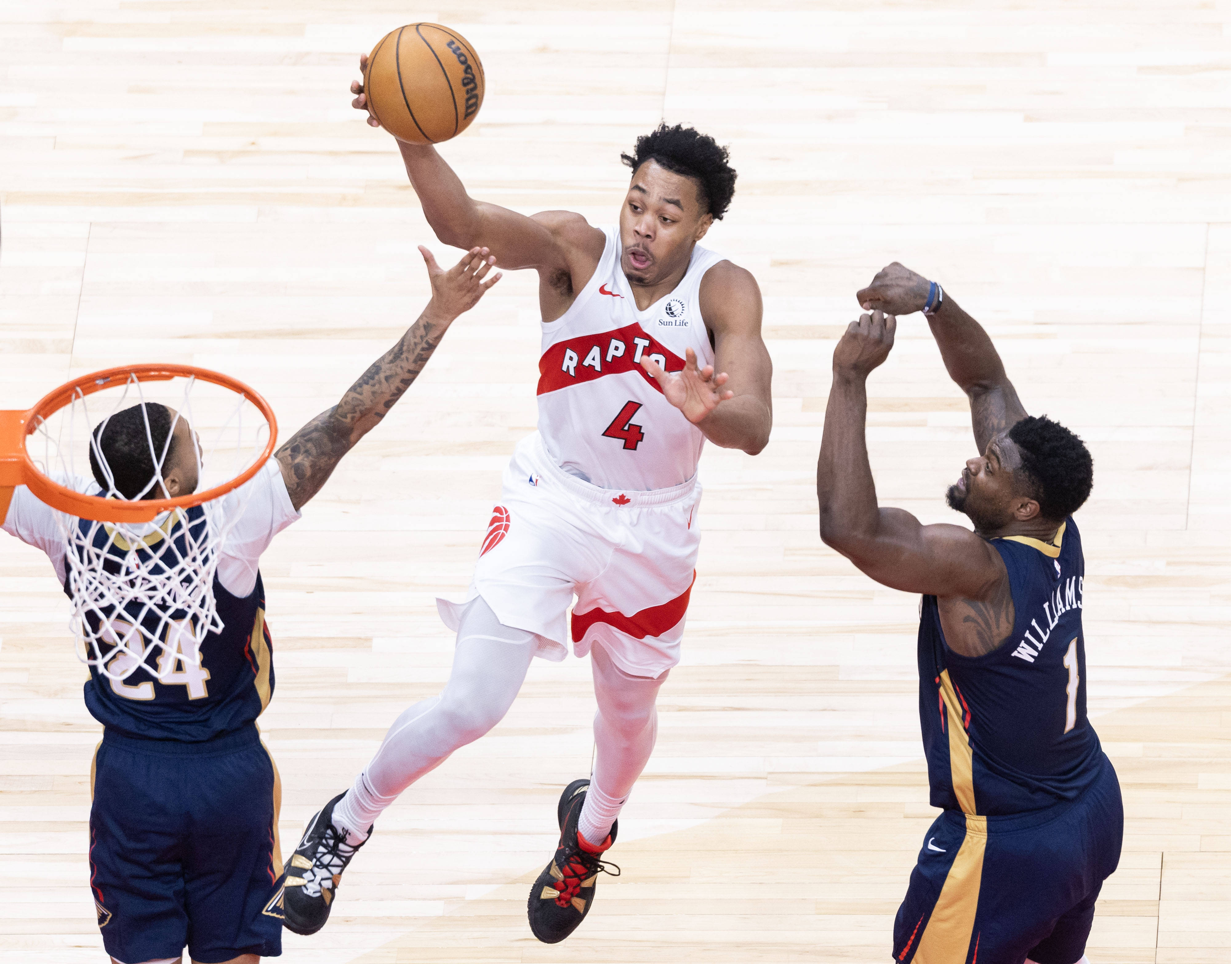 开云体育-猛龙主场大胜湖人，领跑东部