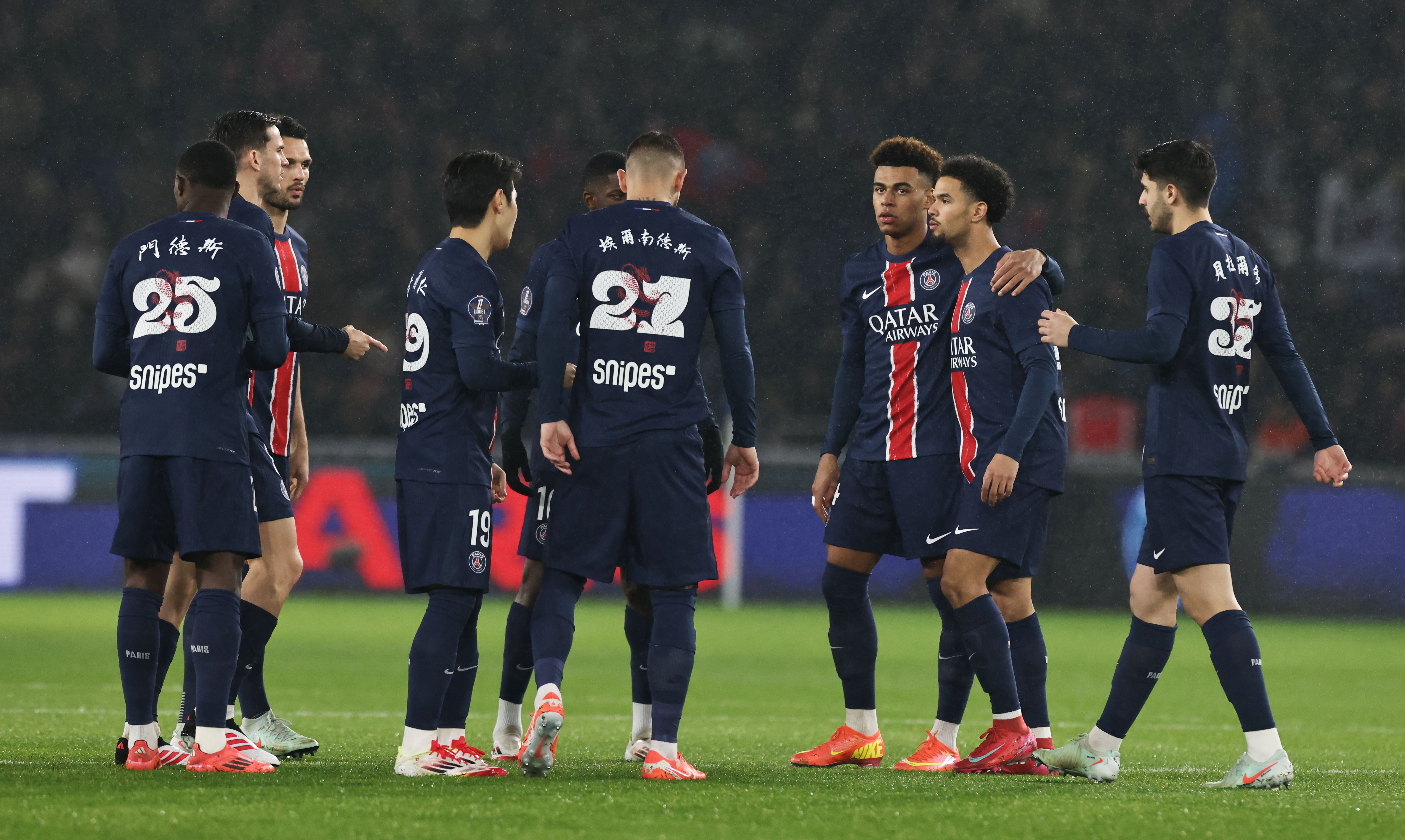 法甲赛场上演激情对抗