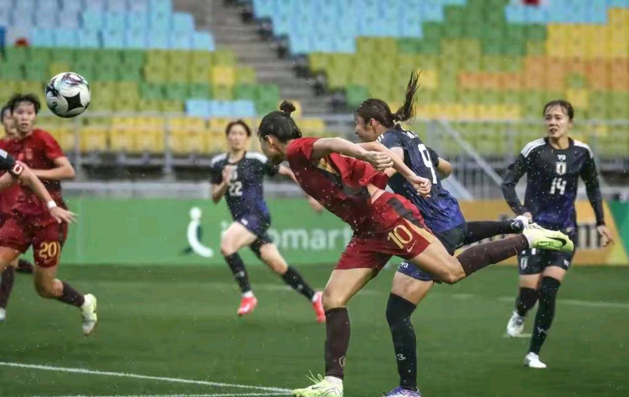 日本女足队员荣膺最佳射手，带队晋级半决赛