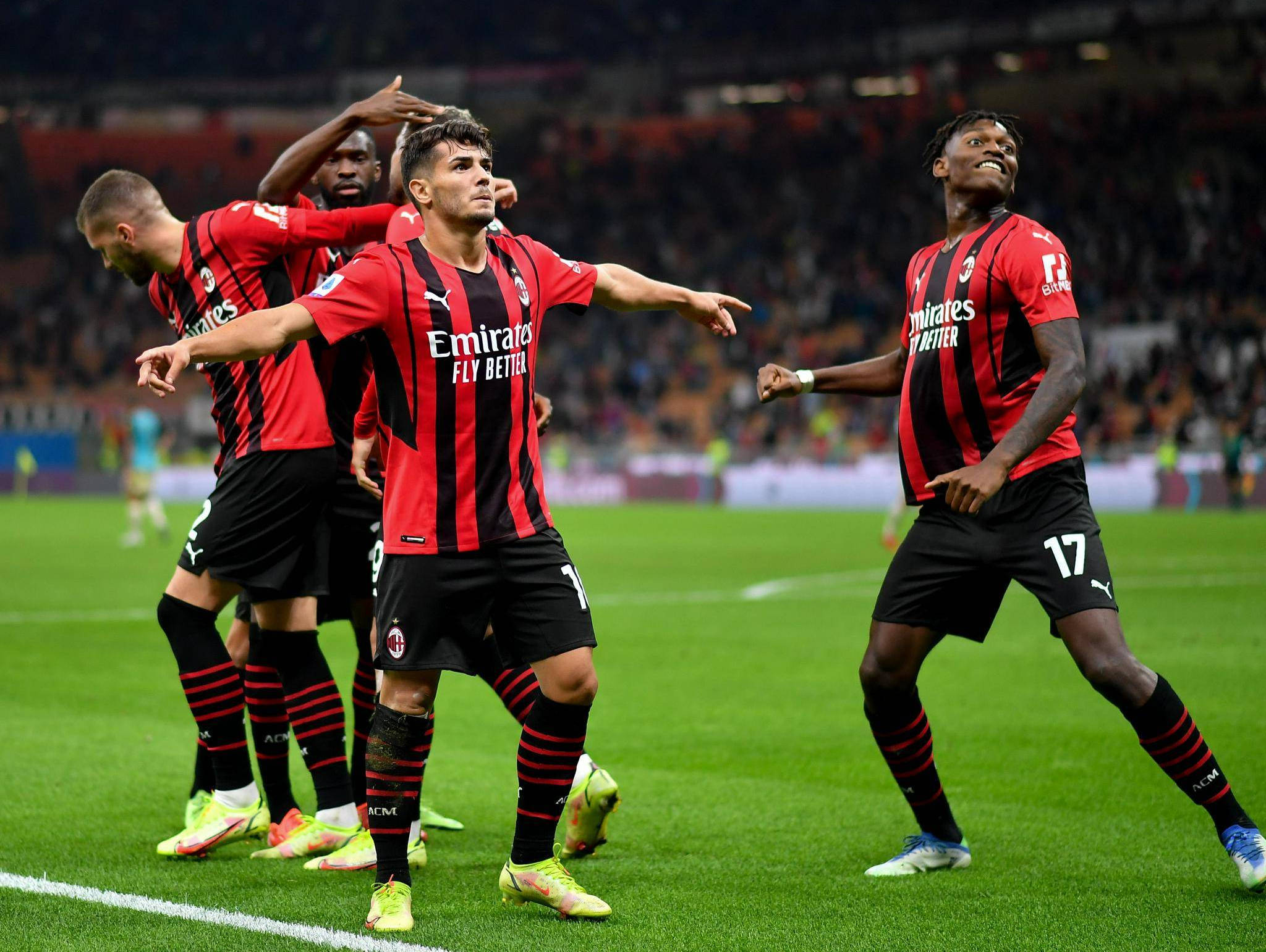 包含AC米兰在比赛中凭借出色表现,引领潮流的词条 包含AC米兰在比赛中凭借出色表现,引领潮流的词条