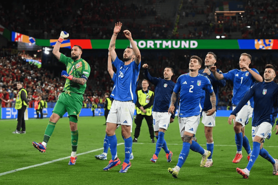 外国足球联赛各路豪强迎战的简单介绍