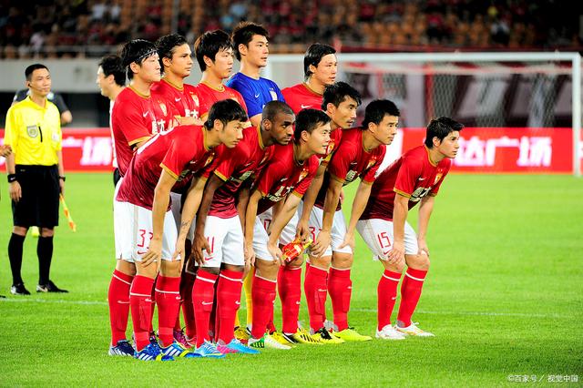 乌兹别克球员在亚洲足球赛中表现出色