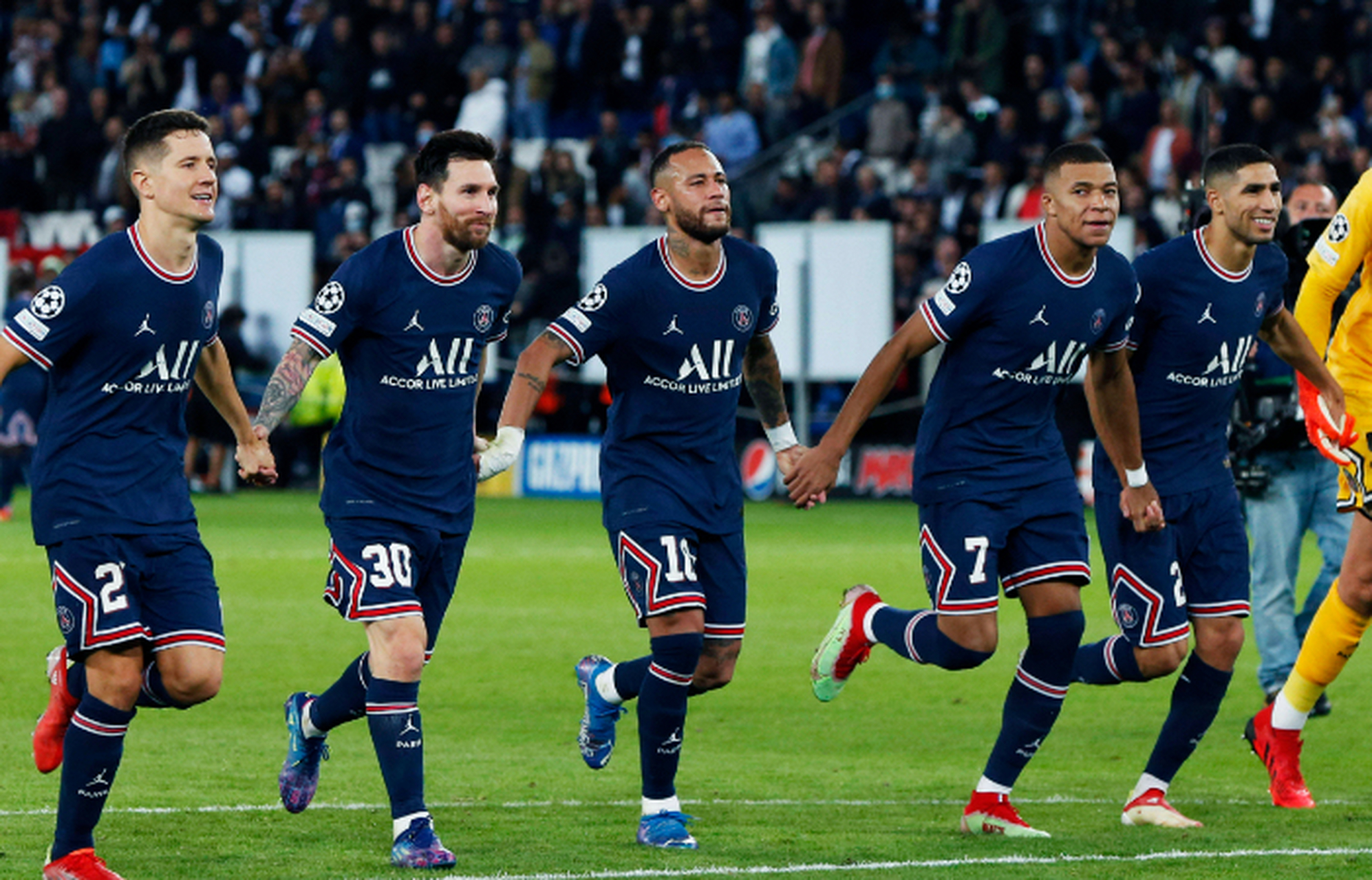 巴黎重返巅峰，内马尔携手姆巴佩梅开二度的简单介绍