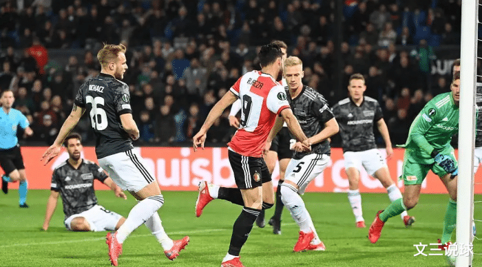 开云体育中国-东西方球队在联赛中进行激烈对战