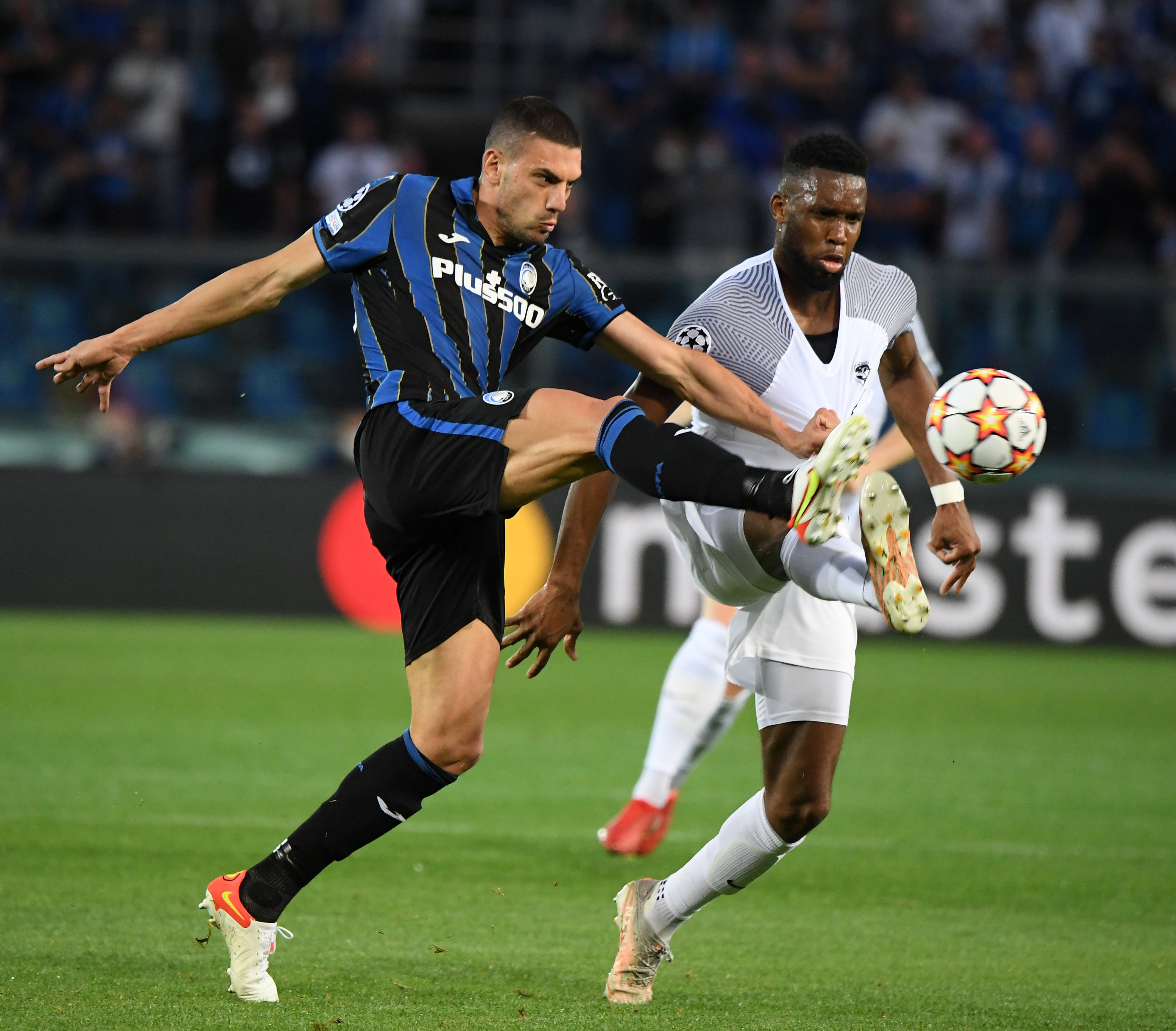 多特蒙德队再次迎战柏林不来梅! 多特蒙德队再次迎战柏林不来梅!