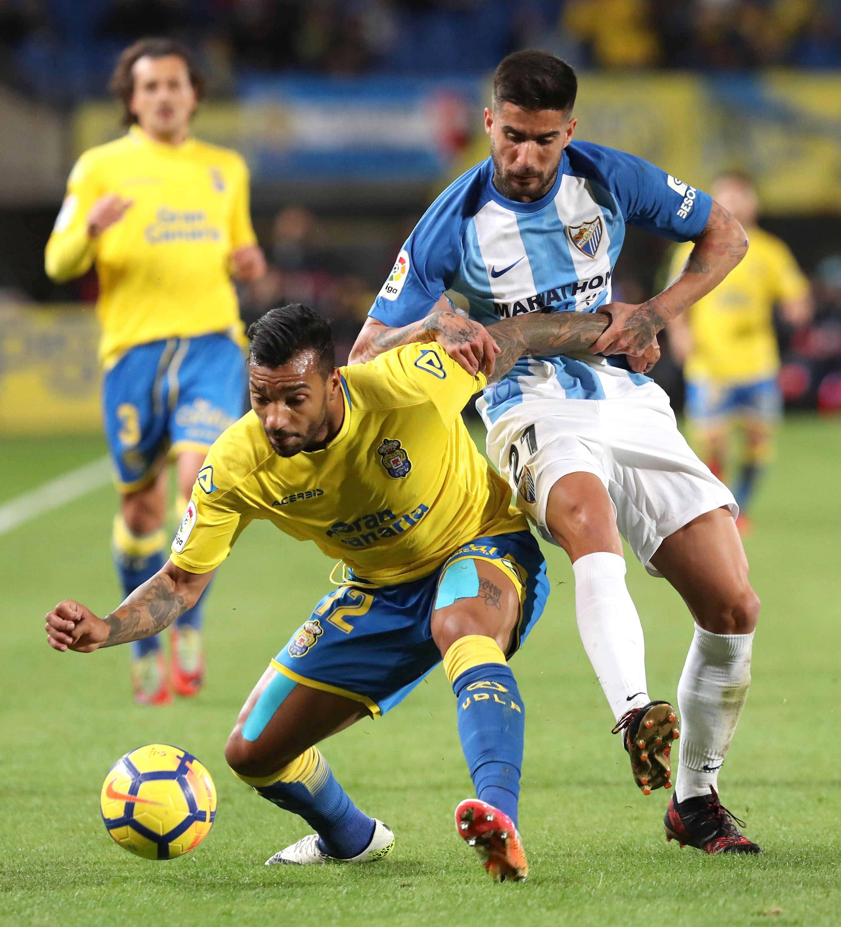 塞维利亚客场不敌,遗憾失利 塞维利亚客场不敌,遗憾失利