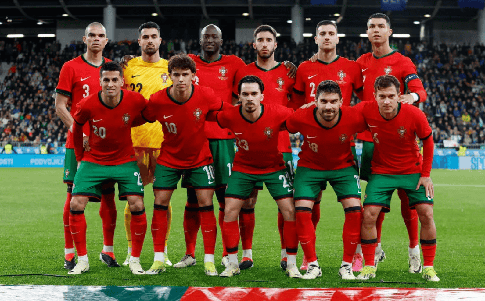 欧洲多支球队在足球赛场上角逐的简单介绍