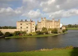 英格兰队备战欧预赛球员齐心协力的简单介绍