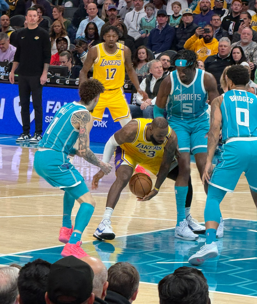 詹姆斯在伦敦的比赛中落败