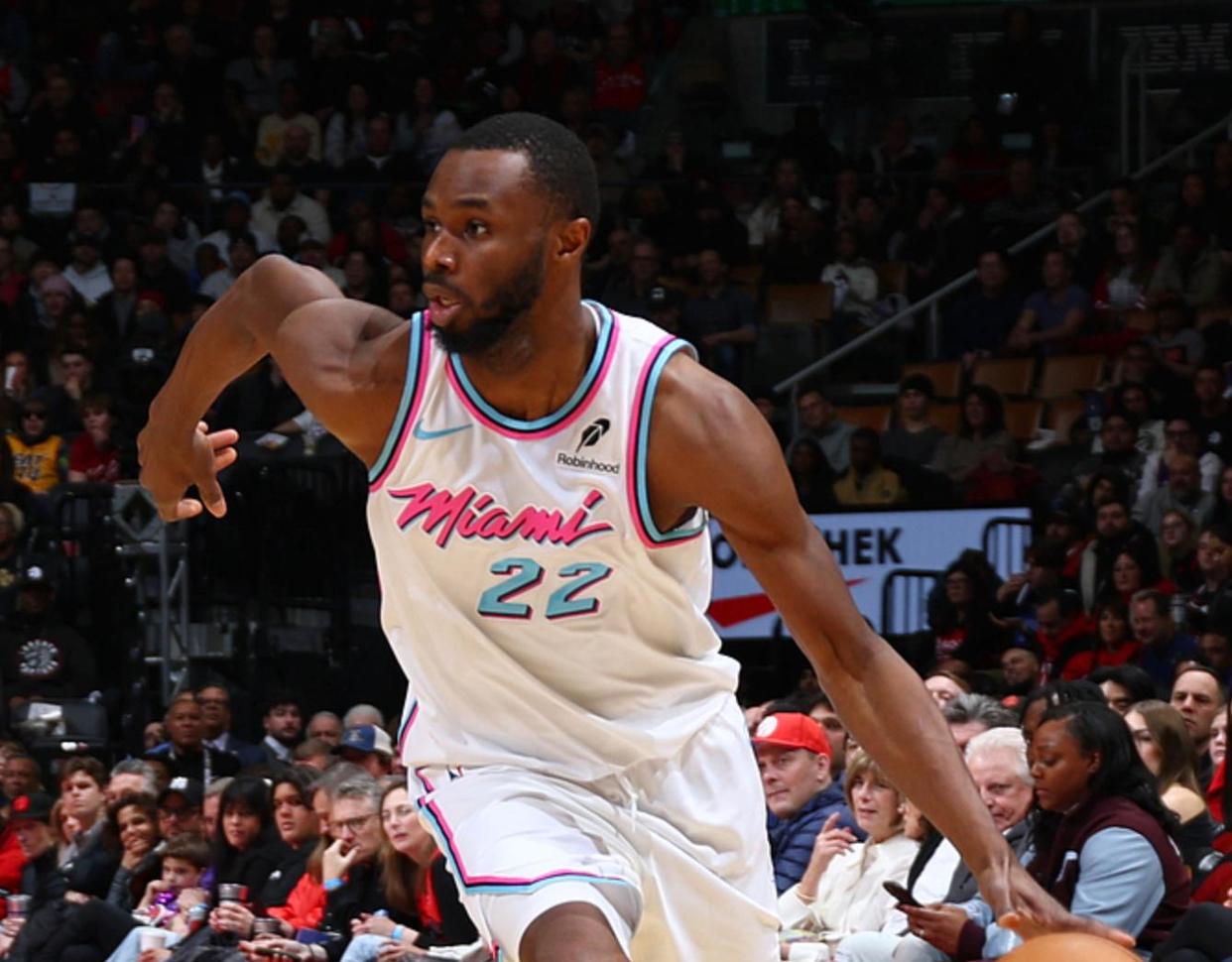 雄鹿客场胜热火,守住榜首位置,稳定队伍状态的简单介绍 雄鹿客场胜热火,守住榜首位置,稳定队伍状态的简单介绍