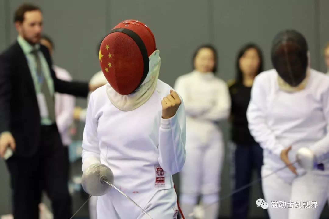 日本击剑队横扫赛场,实力压倒 日本击剑队横扫赛场,实力压倒