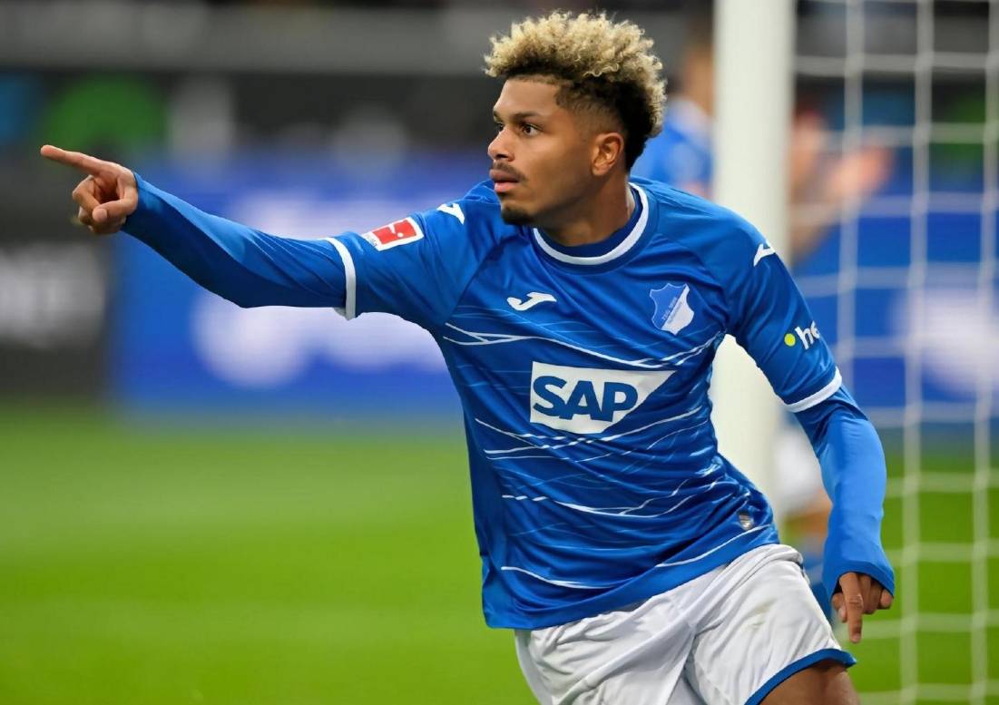 霍芬海姆球队备战多特蒙德,展现决心 霍芬海姆球队备战多特蒙德,展现决心