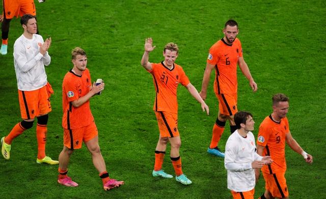 荷兰队在关键时刻展现出超强实力 荷兰队在关键时刻展现出超强实力