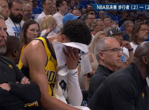 包含美国男篮翻盘布鲁克林篮网，克莱·汤普森线上压制力十足宿命之战2025世界赛，锁定晋级资格的词条