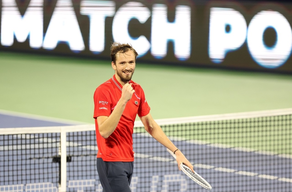 关于美国网球队横扫欧洲网球队，德约科维奇完成帽子戏法的信息