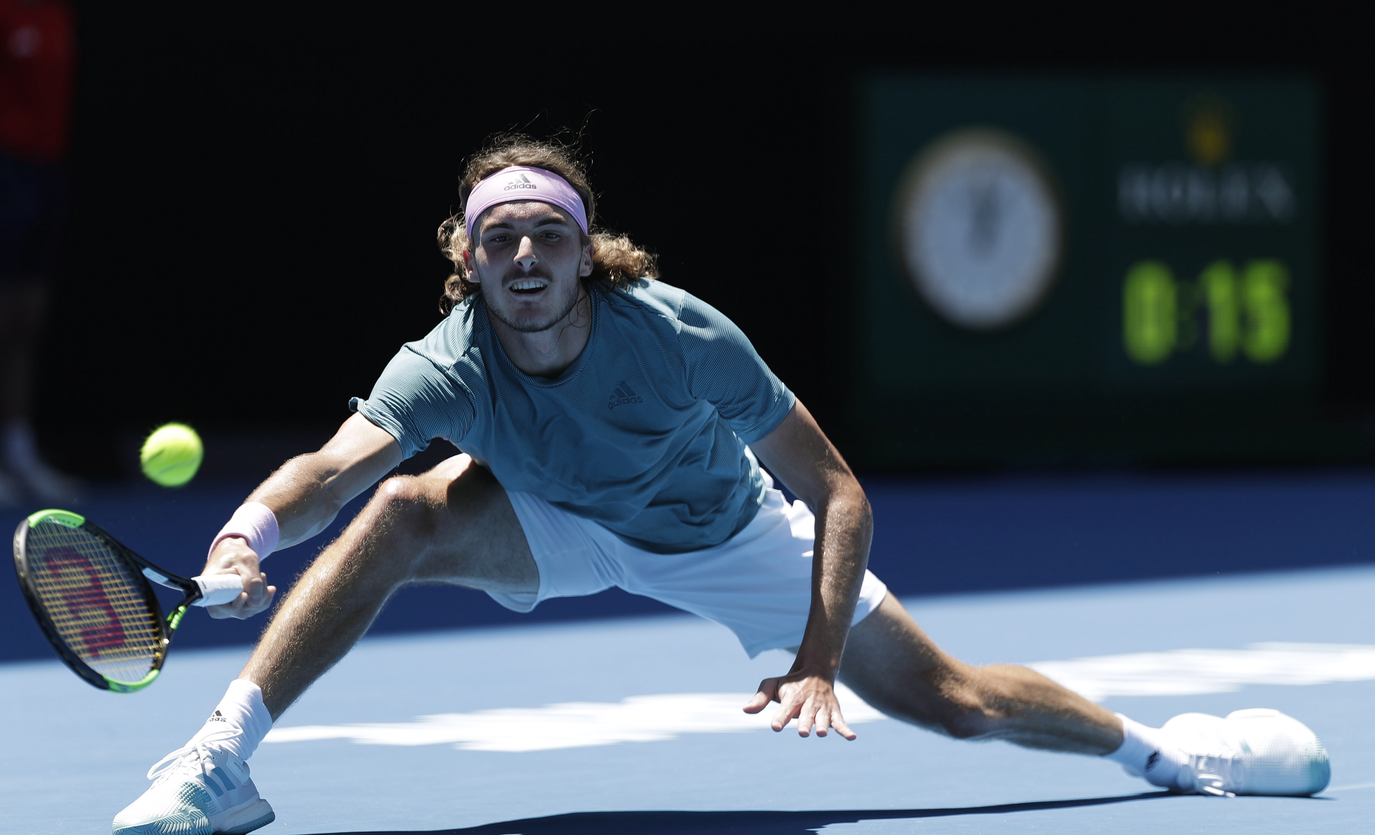 开云体育登录-意大利网球队翻盘法国网球队，西西帕斯爆发神勇的简单介绍