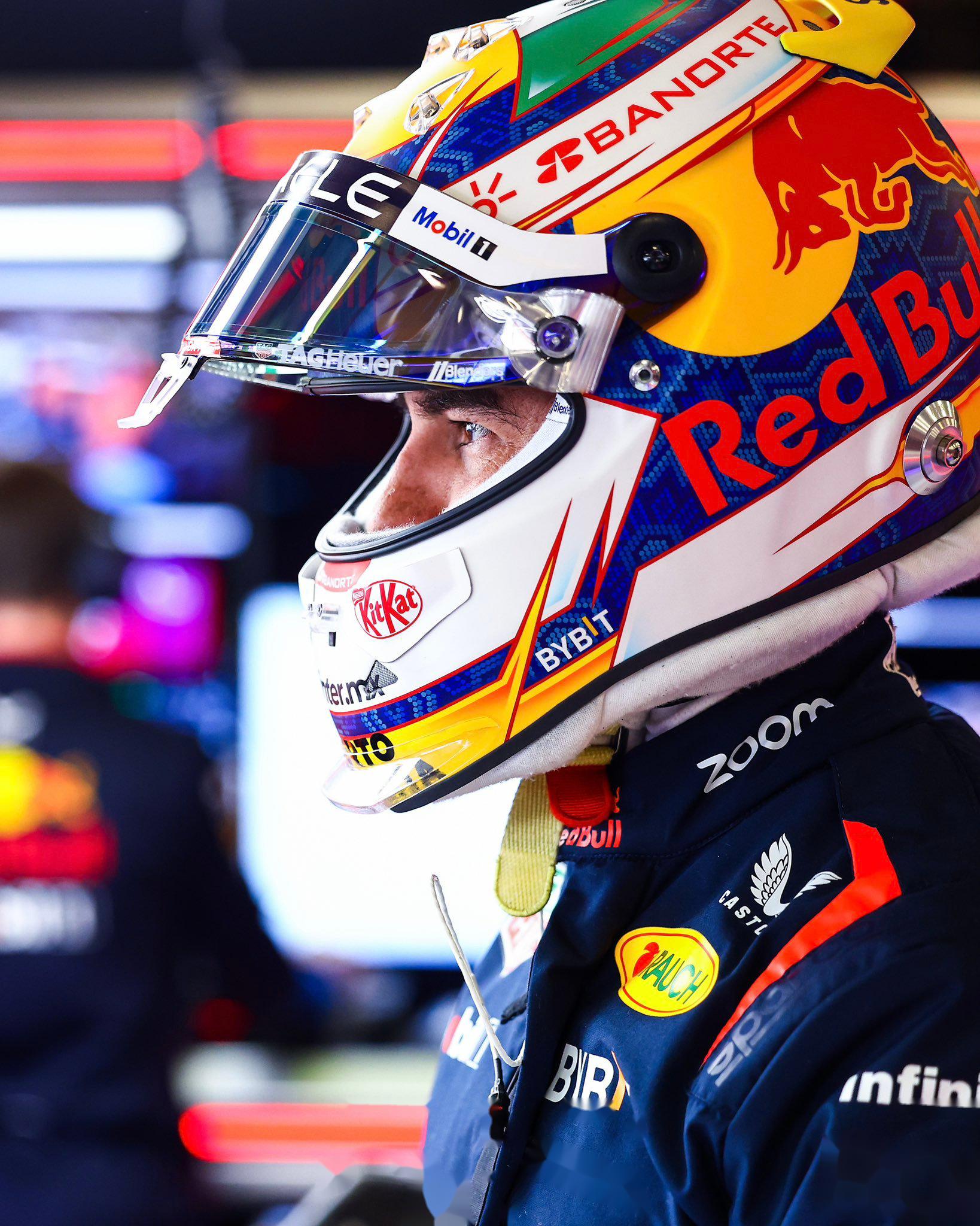 红牛二队鏖战雷诺车队,佩雷兹惊艳四座的简单介绍 红牛二队鏖战雷诺车队,佩雷兹惊艳四座的简单介绍