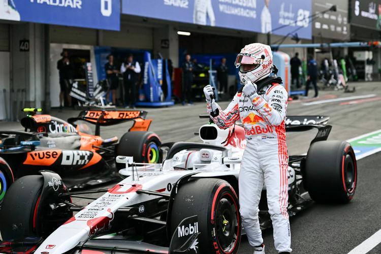 开云体育入口-梅赛德斯逆转索伯车队，诺里斯关键制胜